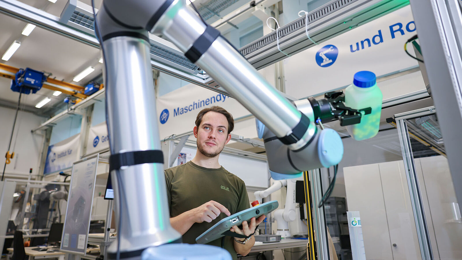 Weidemann Weidemann an einem Prototypen des Cobots