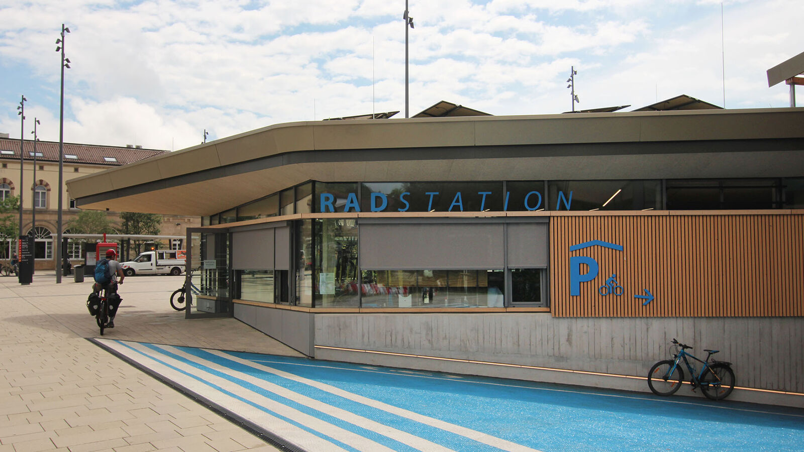 Bild der Abfahrt zur Fahrradgarage