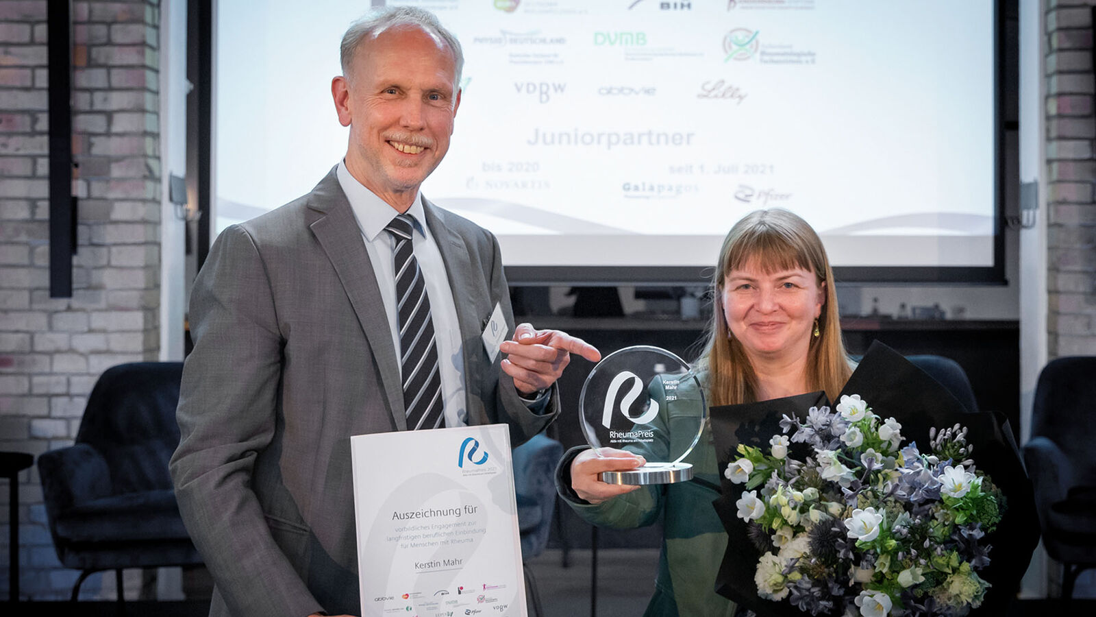 Mahr, Preis Mahr bei der Preisverleihung des Rheumapreises mit einem der Juroren