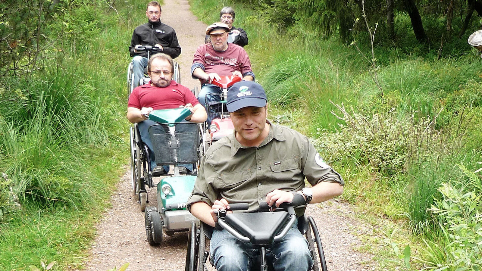 Die Gruppe im Gelände Die Gruppe im Gelände
