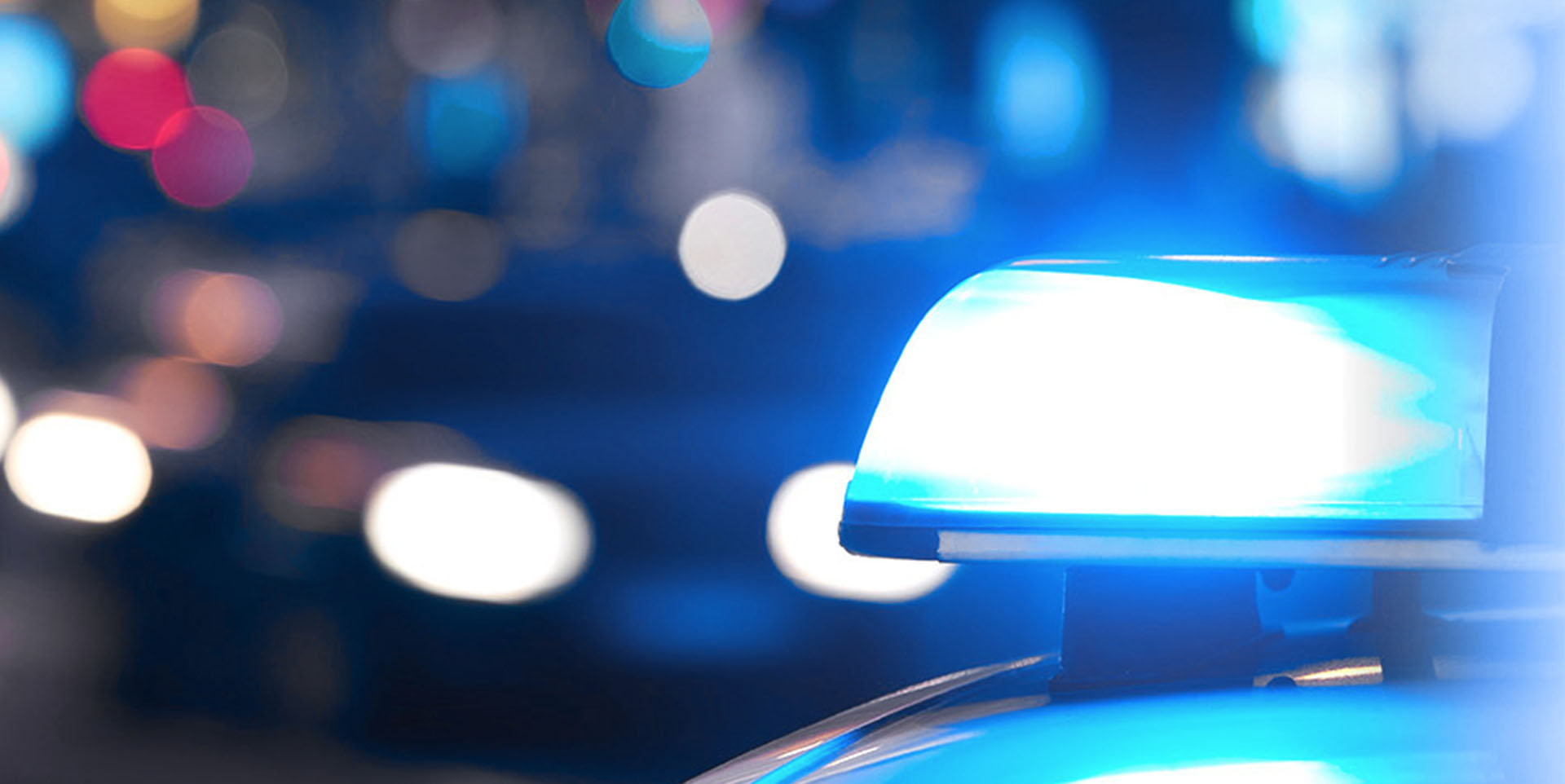 Blaulicht Blaulicht auf einem Einsatzfahrzeug bei Nacht