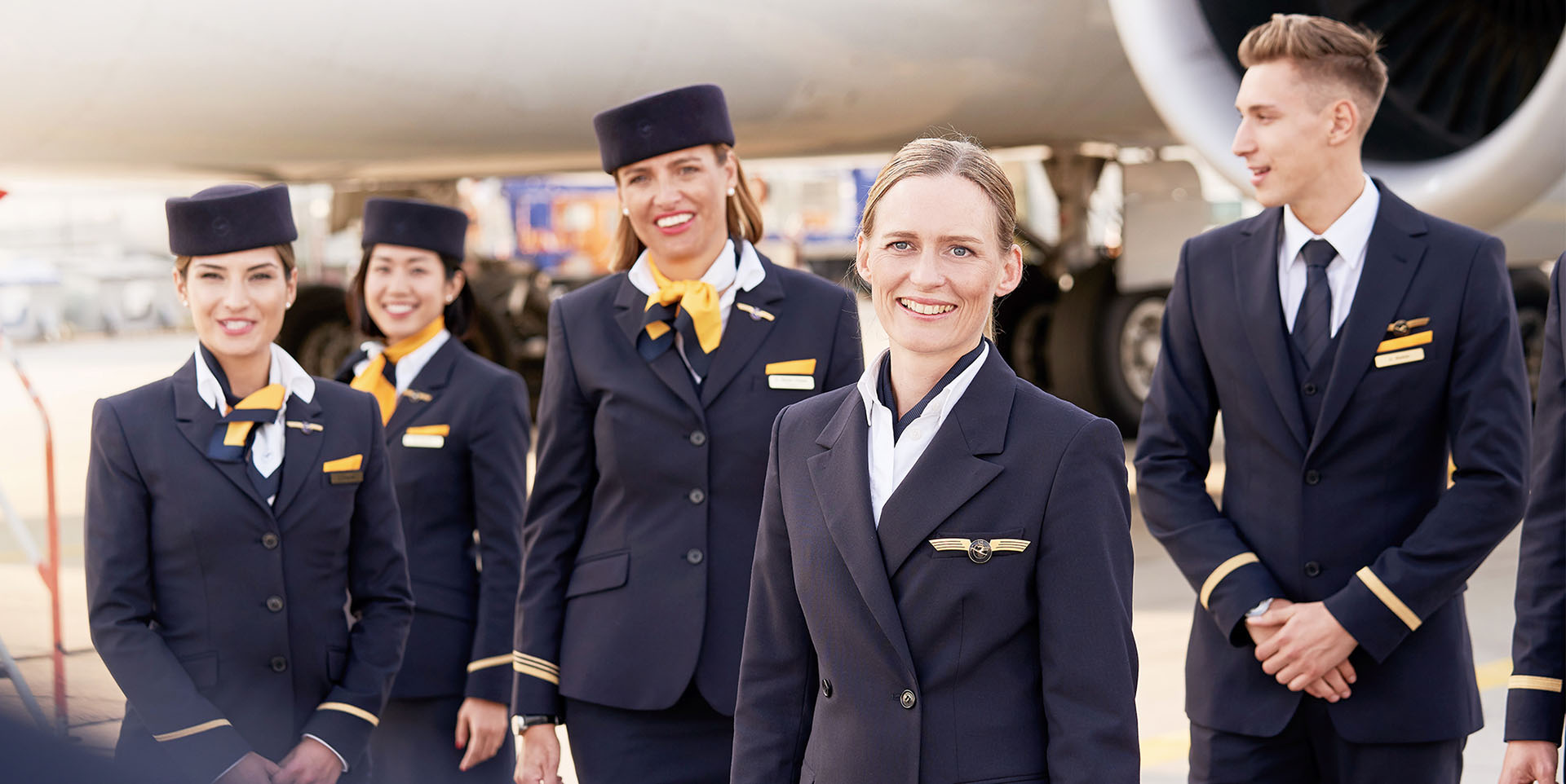 Lufthansa Crew Lufthansa-Crew vor Flugzeug