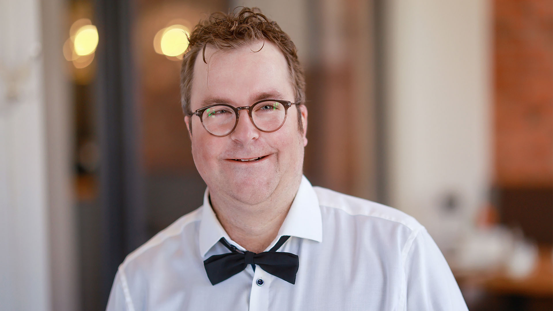 Porträtbild von Arne Krüger-Brörken.