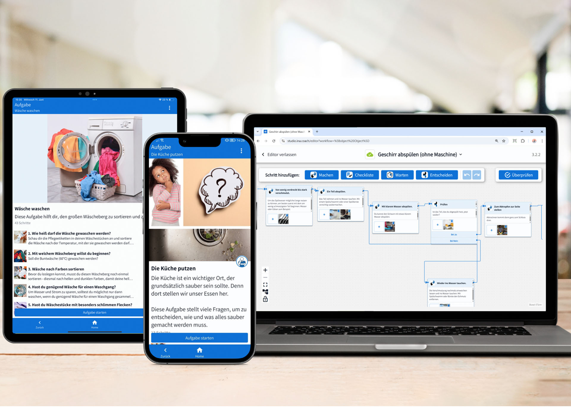 Smartphone, Laptop und Tablet mit jeweils Ansichten des InA.Coaches